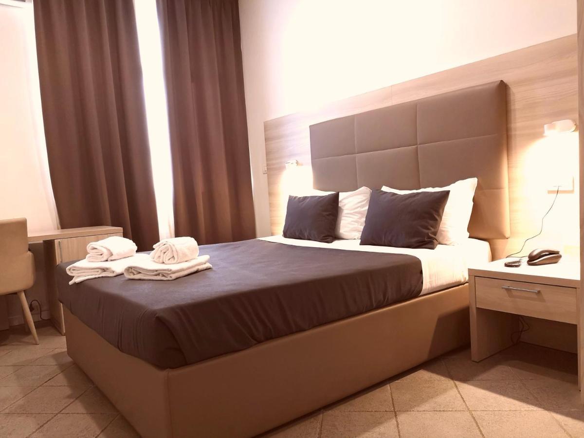 Academy Hotel Fiumicino Eksteriør billede