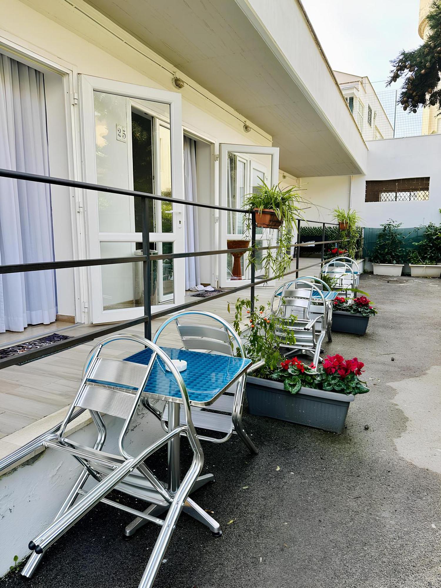 Academy Hotel Fiumicino Eksteriør billede