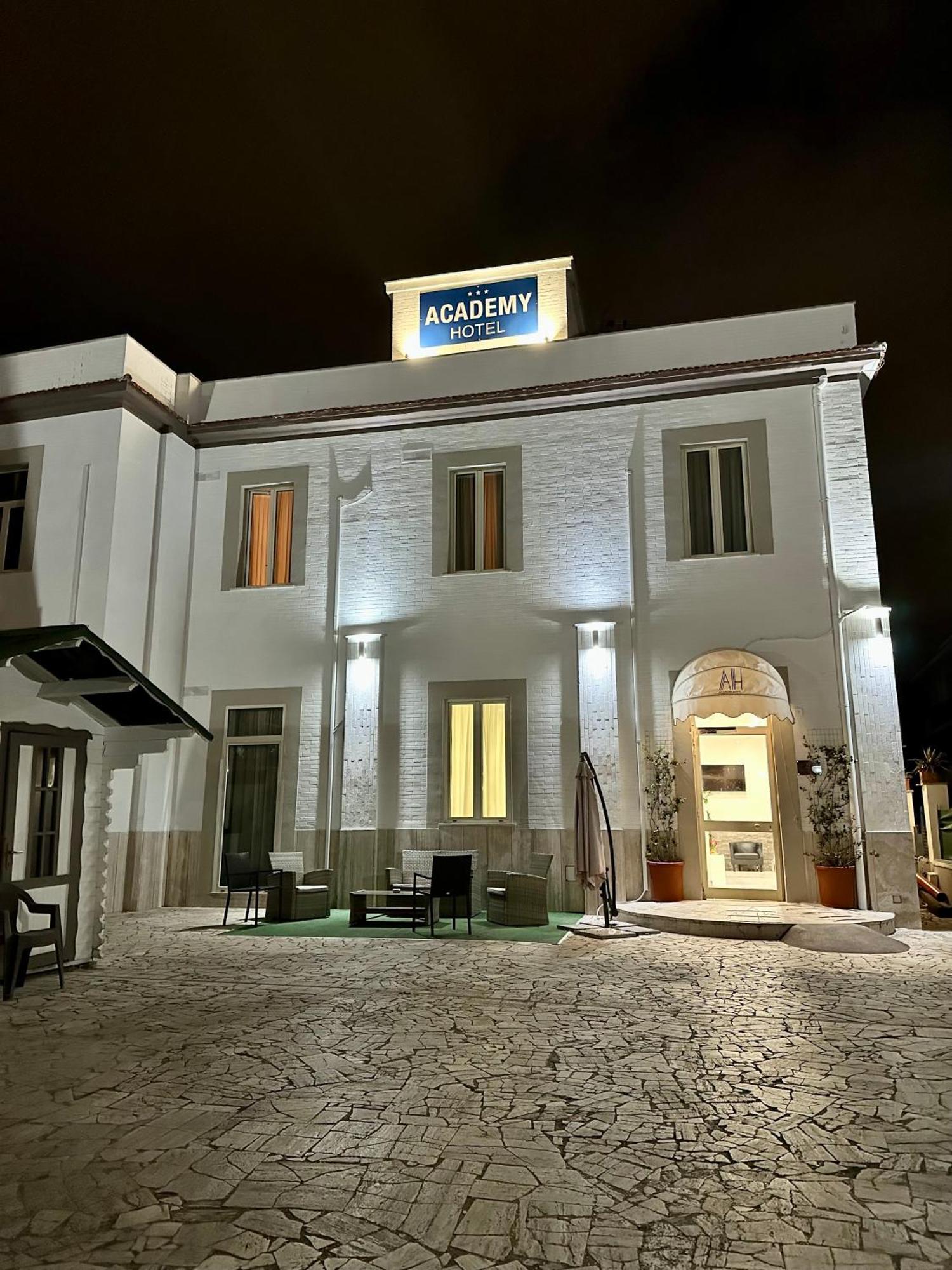 Academy Hotel Fiumicino Eksteriør billede