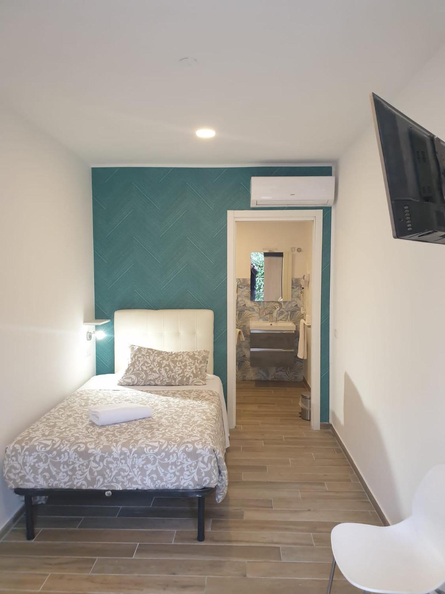 Academy Hotel Fiumicino Eksteriør billede
