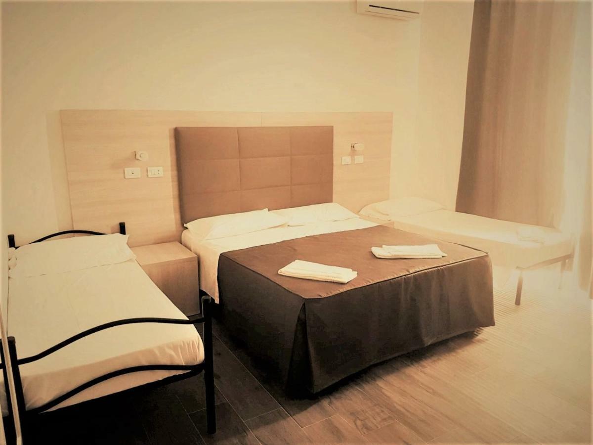 Academy Hotel Fiumicino Eksteriør billede