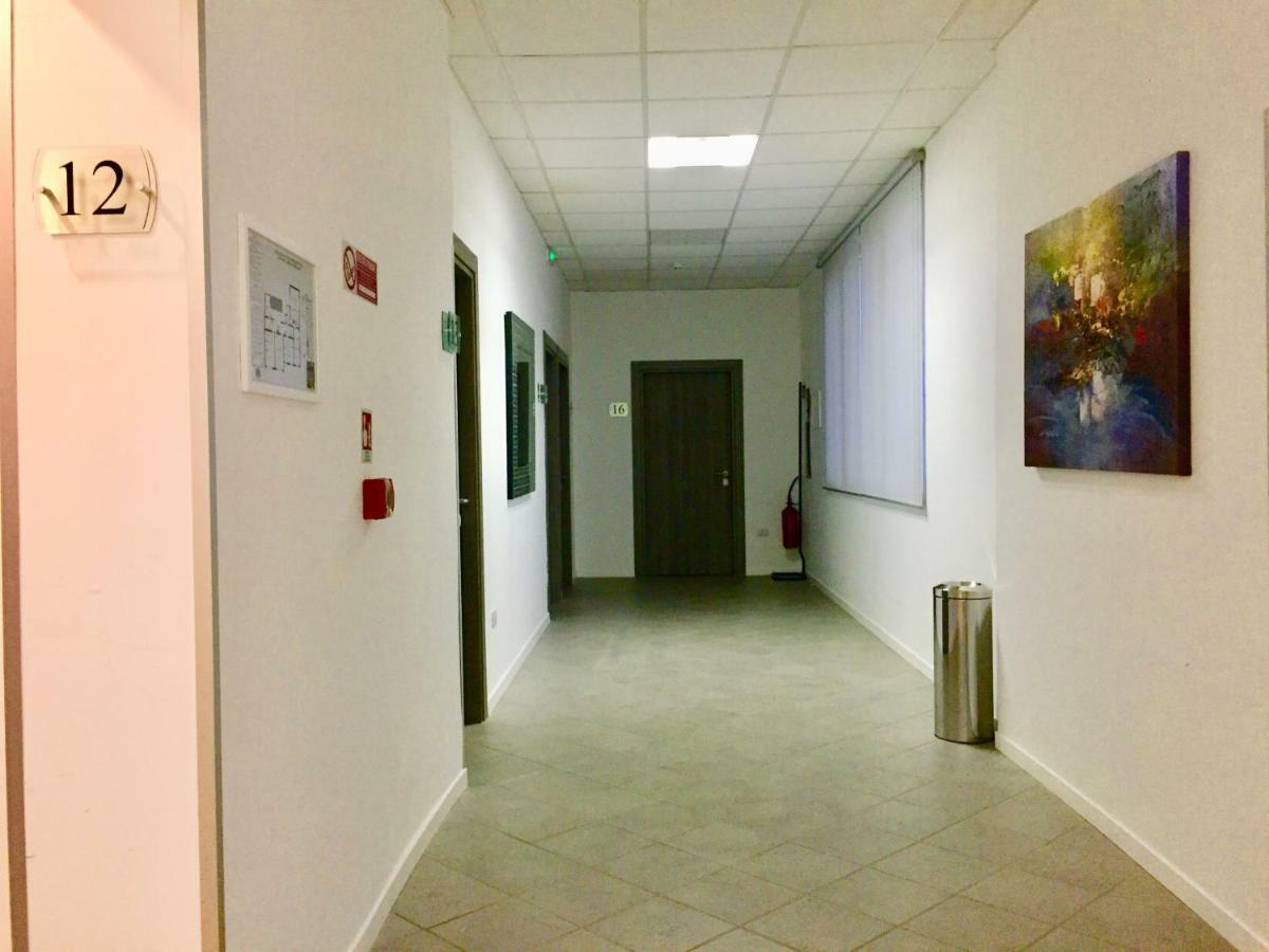 Academy Hotel Fiumicino Eksteriør billede